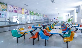 新聞中心-江門(mén)市德宇餐飲管理服務(wù)有限公司-大型工廠(chǎng)如何選擇正規靠譜的食堂承包商？